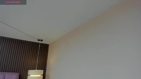   online show from November 28, 11:35 am