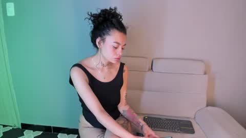 KatheGomez  online show from December 14, 7:46 pm