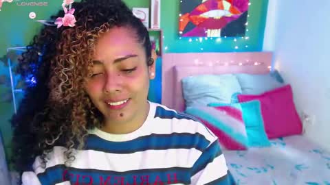 Snapshot of katherincastillo chatting on September 13, 4:37 pm katherin online show from September 13, 4:37 pm