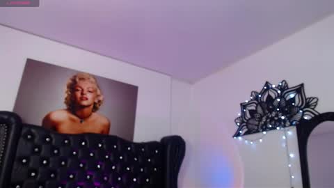 Snapshot of katherine_10 chatting on October 16, 6:54 pm katherine_10 online show from October 16, 6:54 pm