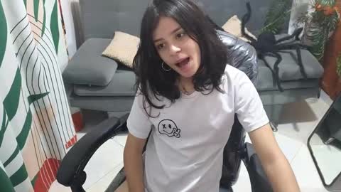 Snapshot of kathie_lozada chatting on October 7, 6:29 am kathie_lozada online show from October 7, 6:29 am