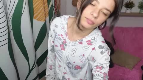 Snapshot of kathie_lozada chatting on September 28, 4:41 am kathie_lozada online show from September 28, 4:41 am