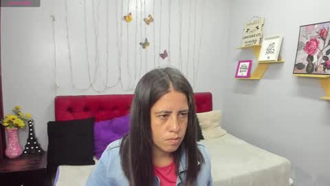 Paola online show from December 9, 12:30 pm