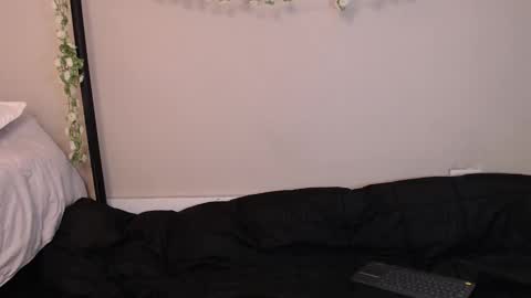 Snapshot of katia_bss chatting on March 6, 2:18 pm katia_bss online show from March 6, 2:18 pm