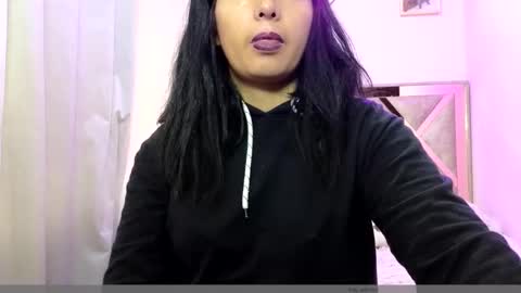 Snapshot of katia_collins chatting on October 16, 12:08 pm Katia collins online show from October 16, 12:08 pm