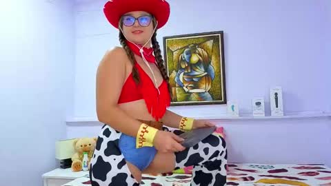 Snapshot of katia_foxx chatting on October 31, 12:53 pm Khaterine online show from October 31, 12:53 pm