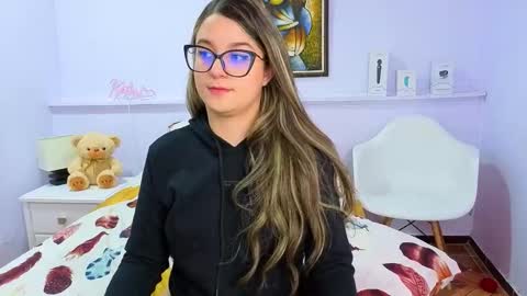 Snapshot of katia_foxx chatting on October 17, 12:30 pm Khaterine online show from October 17, 12:30 pm