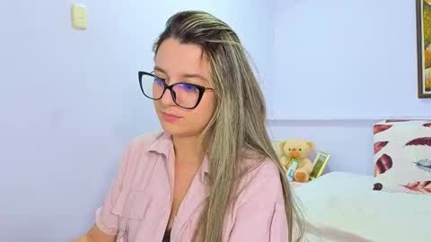 Snapshot of katia_foxx chatting on October 11, 11:18 pm Khaterine online show from October 11, 11:18 pm