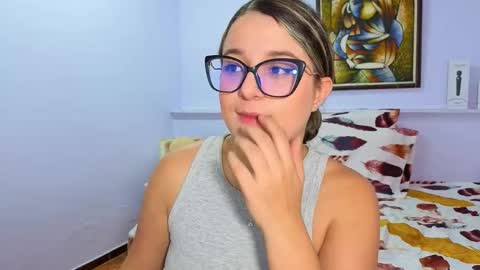 Snapshot of katia_foxx chatting on October 2, 12:54 pm Khaterine online show from October 2, 12:54 pm