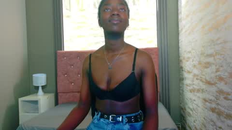 Snapshot of katia_green chatting on September 25, 12:04 pm Katia online show from September 25, 12:04 pm