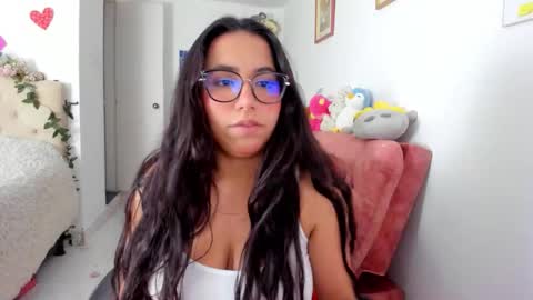 Snapshot of katie_bell_ chatting on September 16, 2:08 am katie_bell_ online show from September 16, 2:08 am