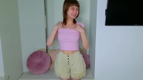 Snapshot of katie_ktk chatting on September 20, 1:42 pm Katie online show from September 20, 1:42 pm