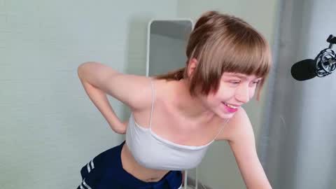 Snapshot of katie_ktk chatting on October 6, 2:01 pm Katie online show from October 6, 2:01 pm