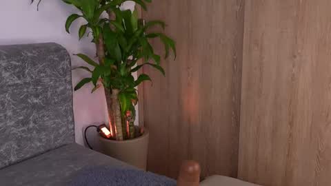 Snapshot of katiecruz_ chatting on October 17, 11:35 am Katie online show from October 17, 11:35 am