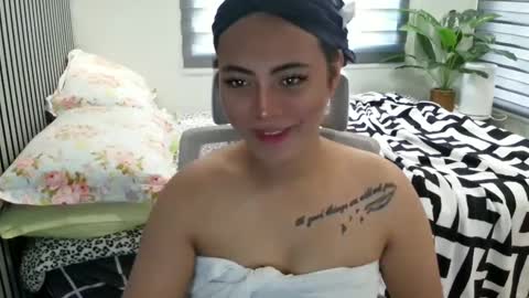 Snapshot of katiefrox_ chatting on February 11, 2:14 am katiefrox online show from February 11, 2:14 am