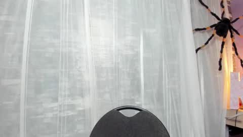 Snapshot of katiegomez chatting on October 29, 8:22 pm Katie online show from October 29, 8:22 pm