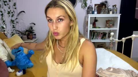 Katie online show from January 6, 10:13 am