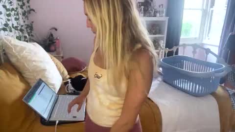 Katie online show from December 27, 12:50 am