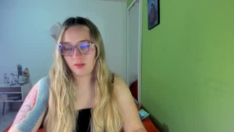 katira333 online show from December 20, 6:50 am