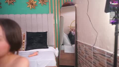 Snapshot of katlyn_martins chatting on September 24, 8:30 pm K A T L Y N  online show from September 24, 8:30 pm