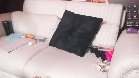 K A T L Y N  online show from February 28, 9:58 pm