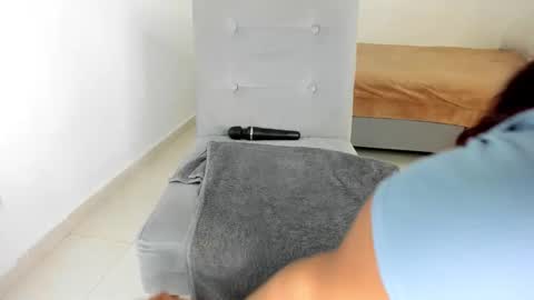 Follow me on instagram and twitter as correaktnees online show from October 10, 7:57 am