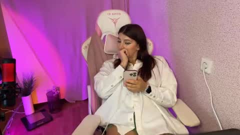 Snapshot of katrin_kristal chatting on October 25, 11:44 pm   naked in pvt show 100 tk online show from October 25, 11:44 pm