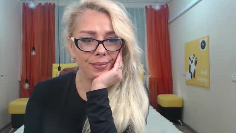 Snapshot of katrinacharm chatting on September 9, 6:35 am katrinacharm online show from September 9, 6:35 am