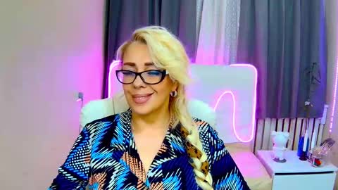 Snapshot of katrinacharm chatting on September 10, 7:08 am katrinacharm online show from September 10, 7:08 am