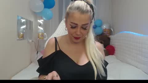 Snapshot of katrinacharm chatting on October 9, 12:42 pm katrinacharm online show from October 9, 12:42 pm