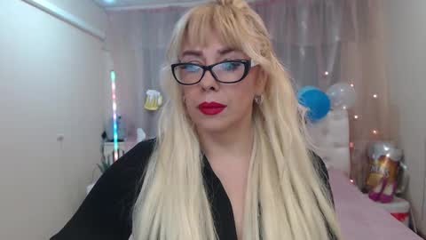 Snapshot of katrinacharm chatting on September 24, 6:23 am katrinacharm online show from September 24, 6:23 am