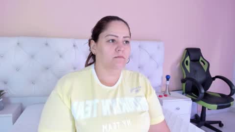 Snapshot of katte_landerr chatting on October 6, 1:17 pm Katte online show from October 6, 1:17 pm