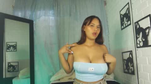 Snapshot of kattia_23 chatting on March 6, 8:37 pm kattia online show from March 6, 8:37 pm