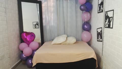 Snapshot of kattia_23 chatting on February 6, 7:40 pm kattia online show from February 6, 7:40 pm