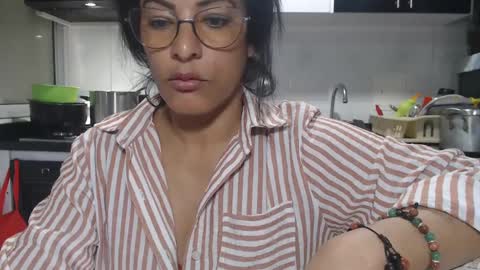 Snapshot of kattleyagray chatting on September 9, 11:04 pm KattleyaGrey online show from September 9, 11:04 pm
