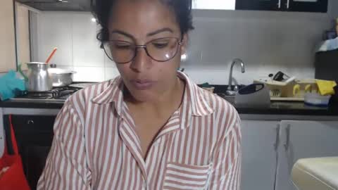 Snapshot of kattleyagray chatting on September 28, 2:33 pm KattleyaGrey online show from September 28, 2:33 pm