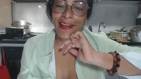 Snapshot of kattleyagray chatting on October 21, 7:18 pm KattleyaGrey online show from October 21, 7:18 pm