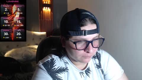 Snapshot of katty_findom_ chatting on October 21, 12:31 pm katty online show from October 21, 12:31 pm