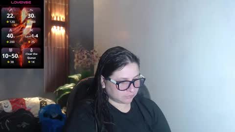 Snapshot of katty_findom_ chatting on October 7, 12:53 pm katty online show from October 7, 12:53 pm