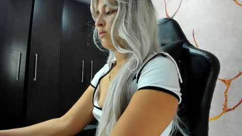Snapshot of kattyleblanc_ chatting on January 23, 12:30 pm kattyleblanc_ online show from January 23, 12:30 pm