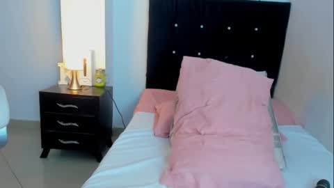 Snapshot of katyajhonss chatting on September 28, 2:18 am KATYAJHONSS online show from September 28, 2:18 am