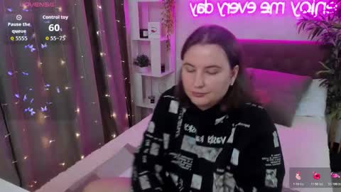 Snapshot of katyaneilson chatting on October 29, 5:56 am Kate online show from October 29, 5:56 am