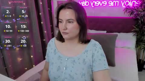 Snapshot of katyaneilson chatting on October 15, 5:54 am Kate online show from October 15, 5:54 am