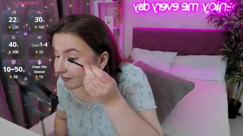 Snapshot of katyaneilson chatting on September 25, 3:27 am Kate online show from September 25, 3:27 am