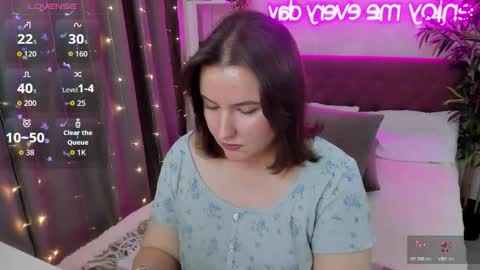 Snapshot of katyaneilson chatting on October 25, 7:05 am Kate online show from October 25, 7:05 am