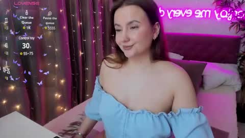 Snapshot of katyaneilson chatting on February 21, 10:26 pm Kate online show from February 21, 10:26 pm