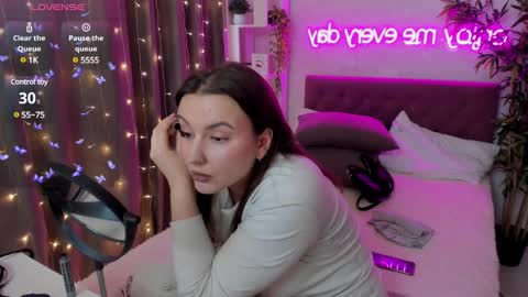 Snapshot of katyaneilson chatting on February 20, 7:12 am Kate online show from February 20, 7:12 am