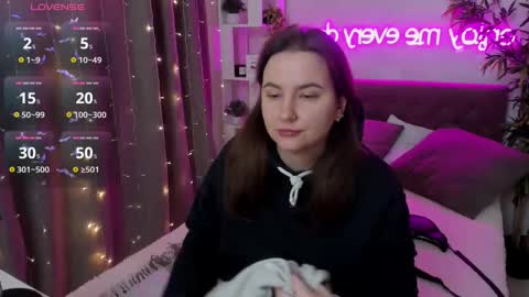 Snapshot of katyaneilson chatting on February 23, 5:06 am Kate online show from February 23, 5:06 am