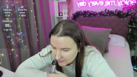 Snapshot of katyaneilson chatting on January 24, 5:42 am Kate online show from January 24, 5:42 am