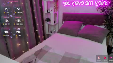 Snapshot of katyaneilson chatting on October 16, 6:05 am Kate online show from October 16, 6:05 am